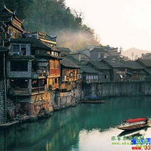 【長沙往返路線1】張家界、鳳凰古城、天子山、黃龍洞三晚四日游