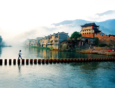 長沙往返A(chǔ)9線：鳳凰古城、德夯苗寨、矮寨吊索橋品質(zhì)純玩兩日游