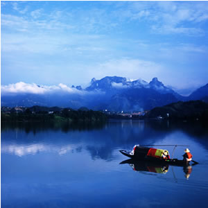 喜樂O線：猛洞河漂流、鳳凰古城兩日游