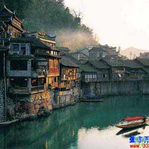 時尚商務(wù)C線：張家界、天門山、鳳凰古城四日游